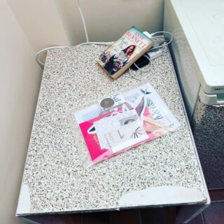 Ignoring 'kinda chic' everything going on on the interweb!!! Meanwhile, pack 2/5 of 'Where we live is creative' out "in the wild" - not a lot of clues as to where this is from the photo but I am hoping someone somewhere finds it!!! 🐉❤️🙌 Any guesses?